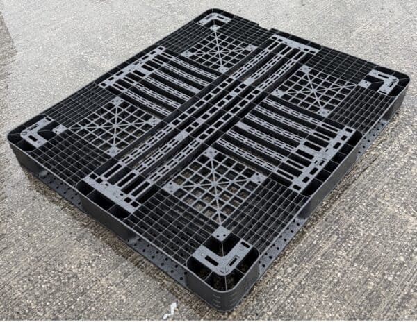 1300 X 1100mm recon 4 Way Plastic Pallet - Universal Pallets