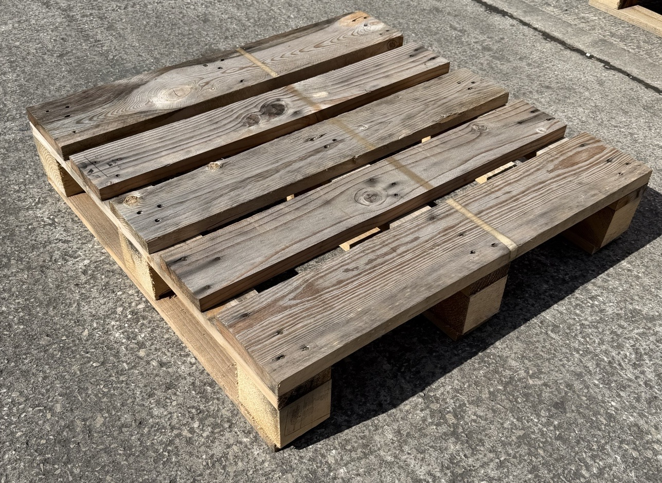 740mm x 740mm (29" Square) Pallet
