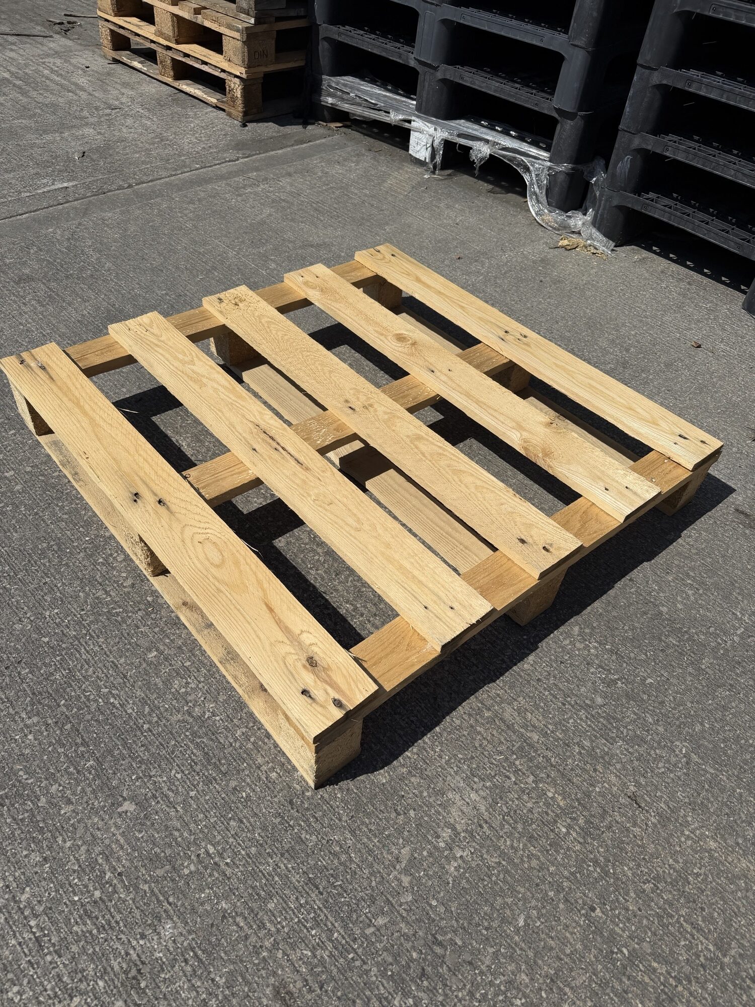 36" (900mm) Square 4-Way Pallet - Image 2